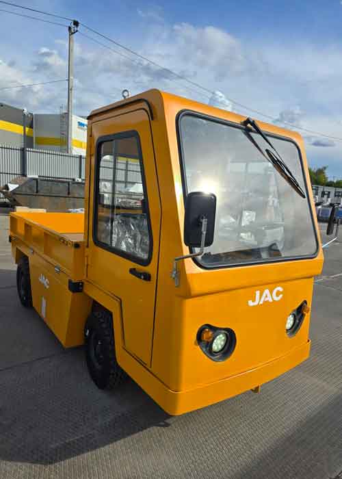 Платформенная электротележка JAC BDD30 грузоподъёмностью 3 тонны