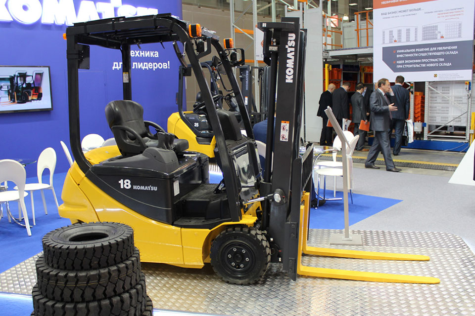 Бензиновые и газовые вилочные погрузчики компании Komatsu