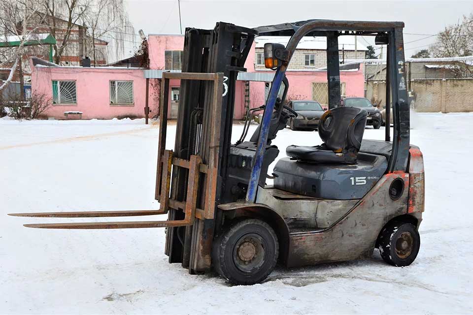 Вилочный погрузчик и ржавчина: советы по борьбе и предотвращению