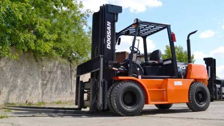 несколько особенностей модели Doosan D70S-5