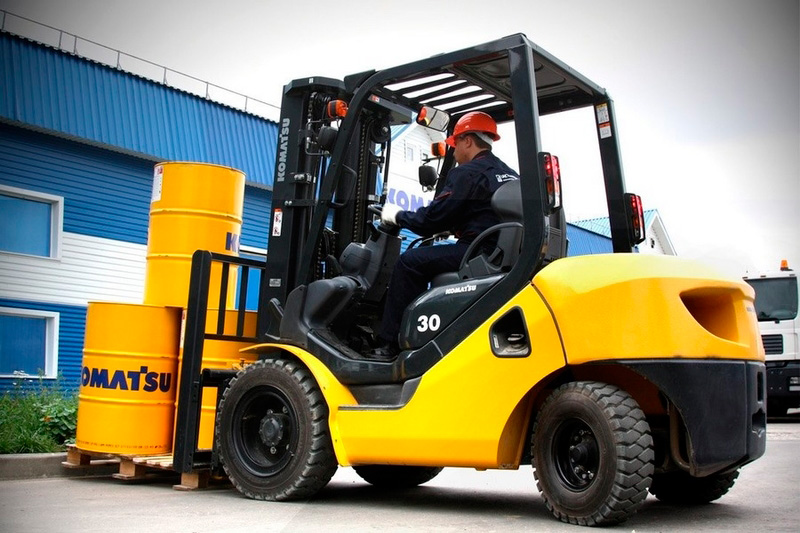 Вилочный погрузчик Komatsu FD30T-17