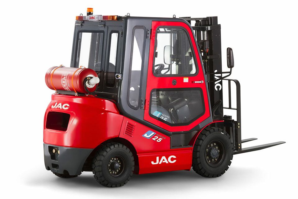 газовый вилочный погрузчик JAC