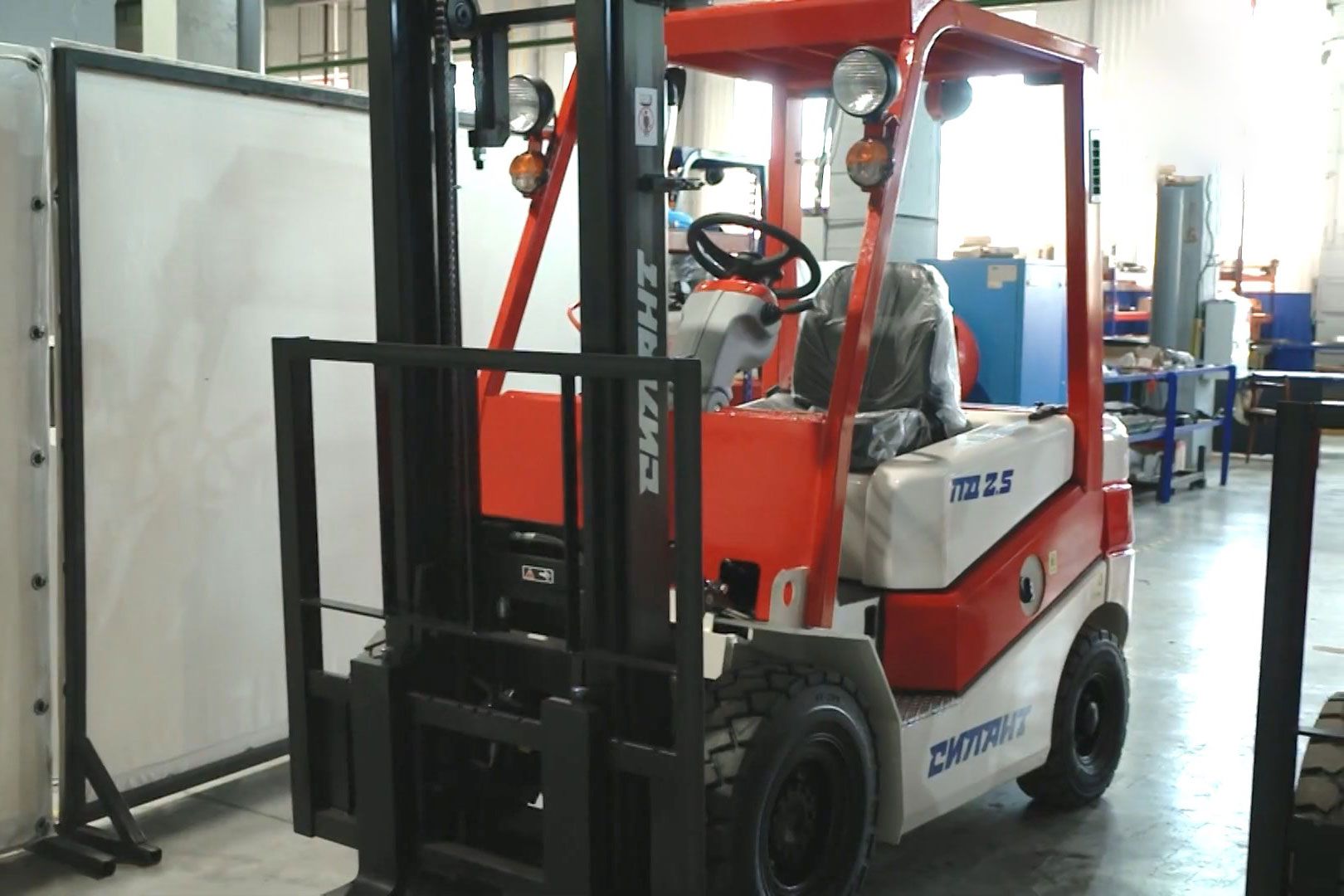 чебоксарский завод специализируется на производстве ходовых для тяжелых тракторов