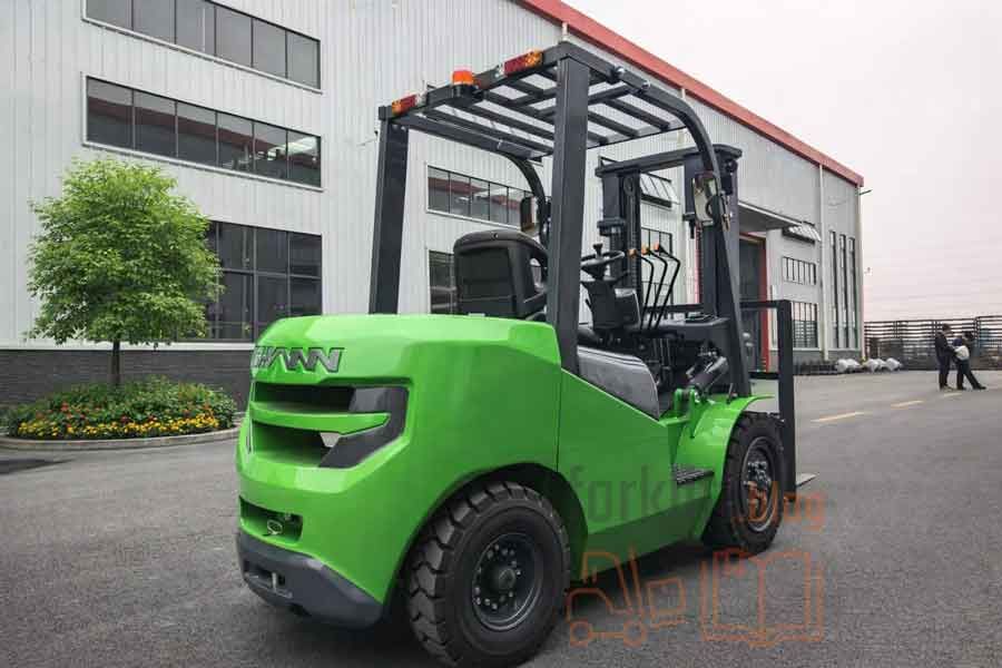 Вилочный электропогрузчик SHANN FB35 3 т в работе — промышленная складская техника