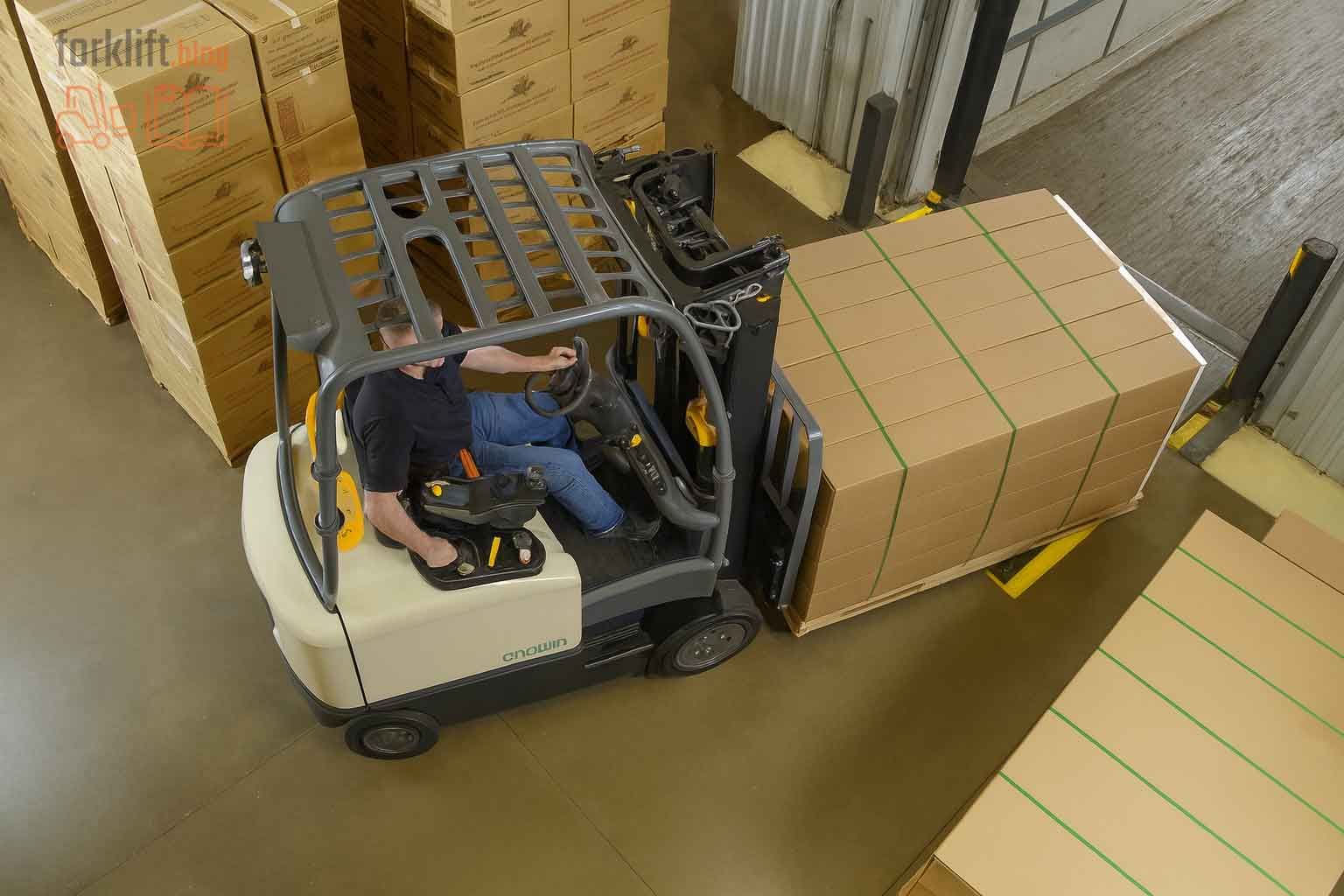 Электропогрузчик Crown FC 5200, который работает так, будто знает ваши KPI лучше вас