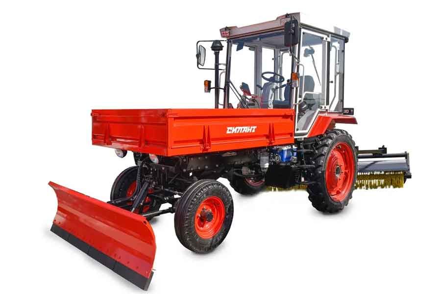 Трактор «Силант Универсал» с пультом дистанционного управления в условиях городской эксплуатации