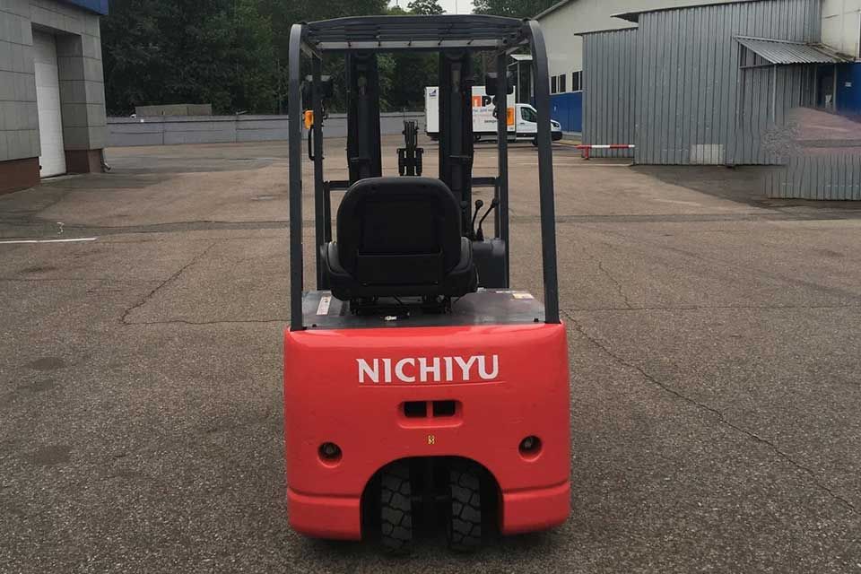 Описание электрического вилочного погрузчика Nichiyu FBT15P