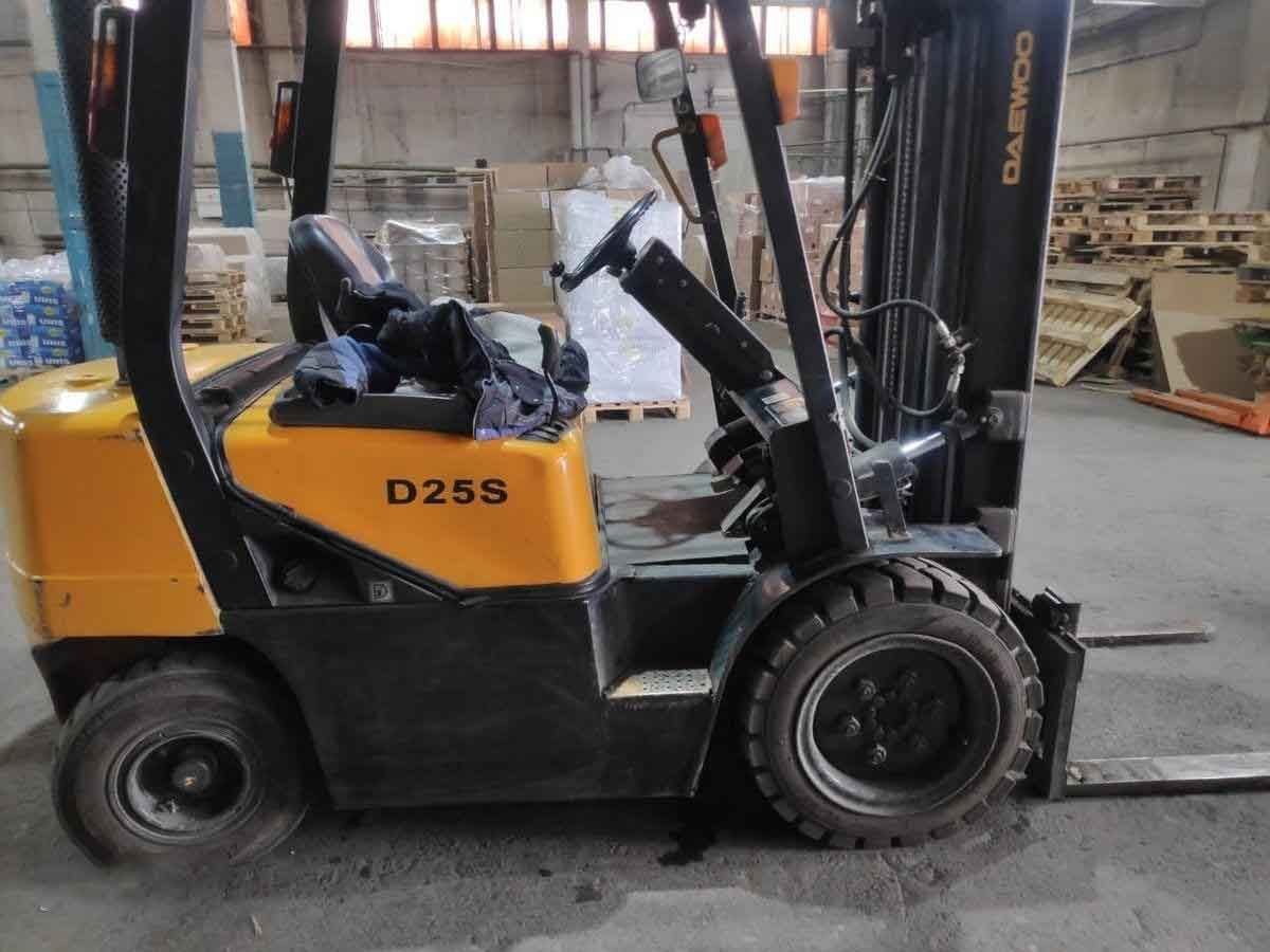 Daewoo D25S-3 вилочный погрузчик
