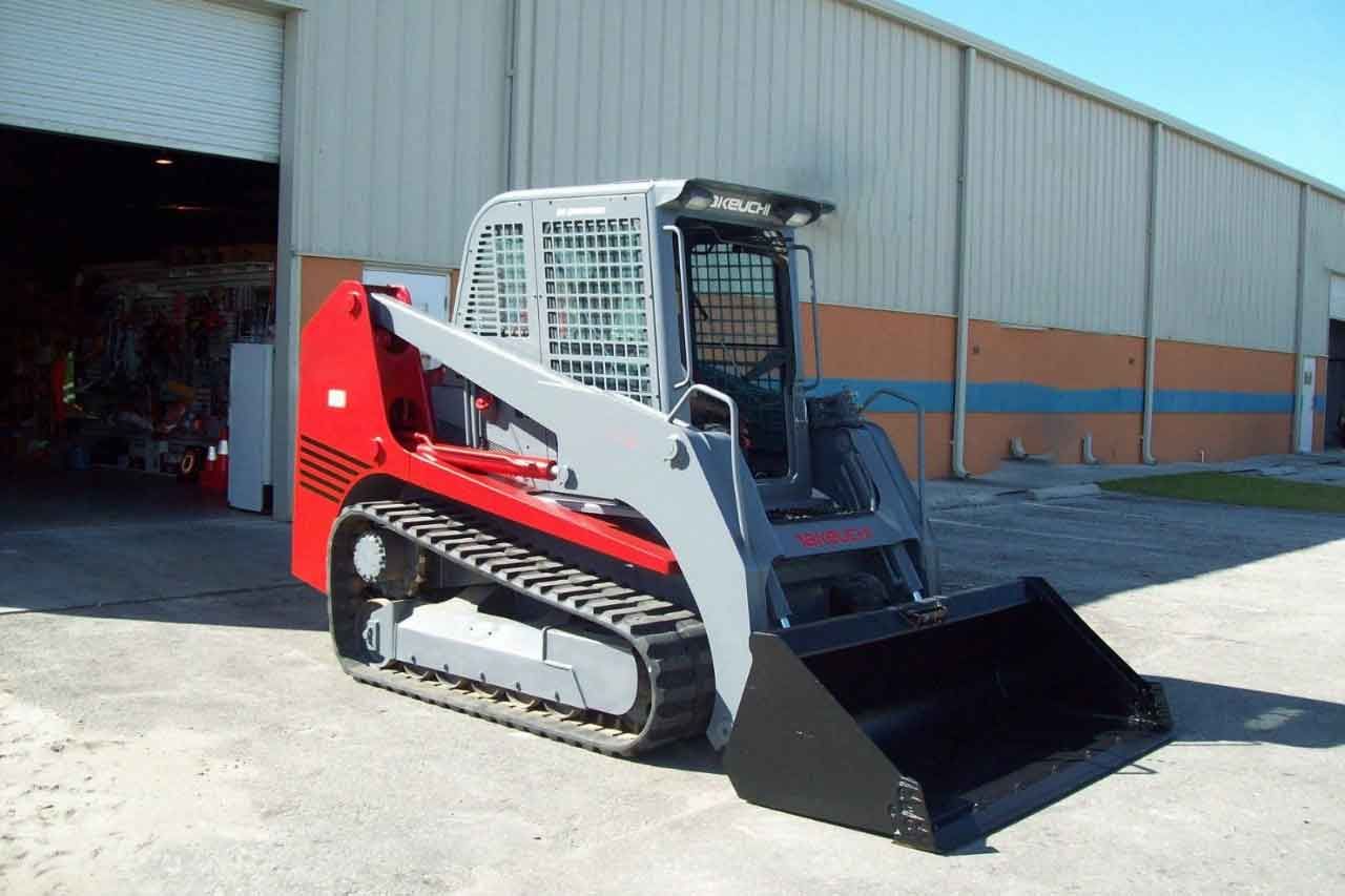 Гусеничный мини-погрузчик Takeuchi TL150: надёжность, мощность и манёвренность