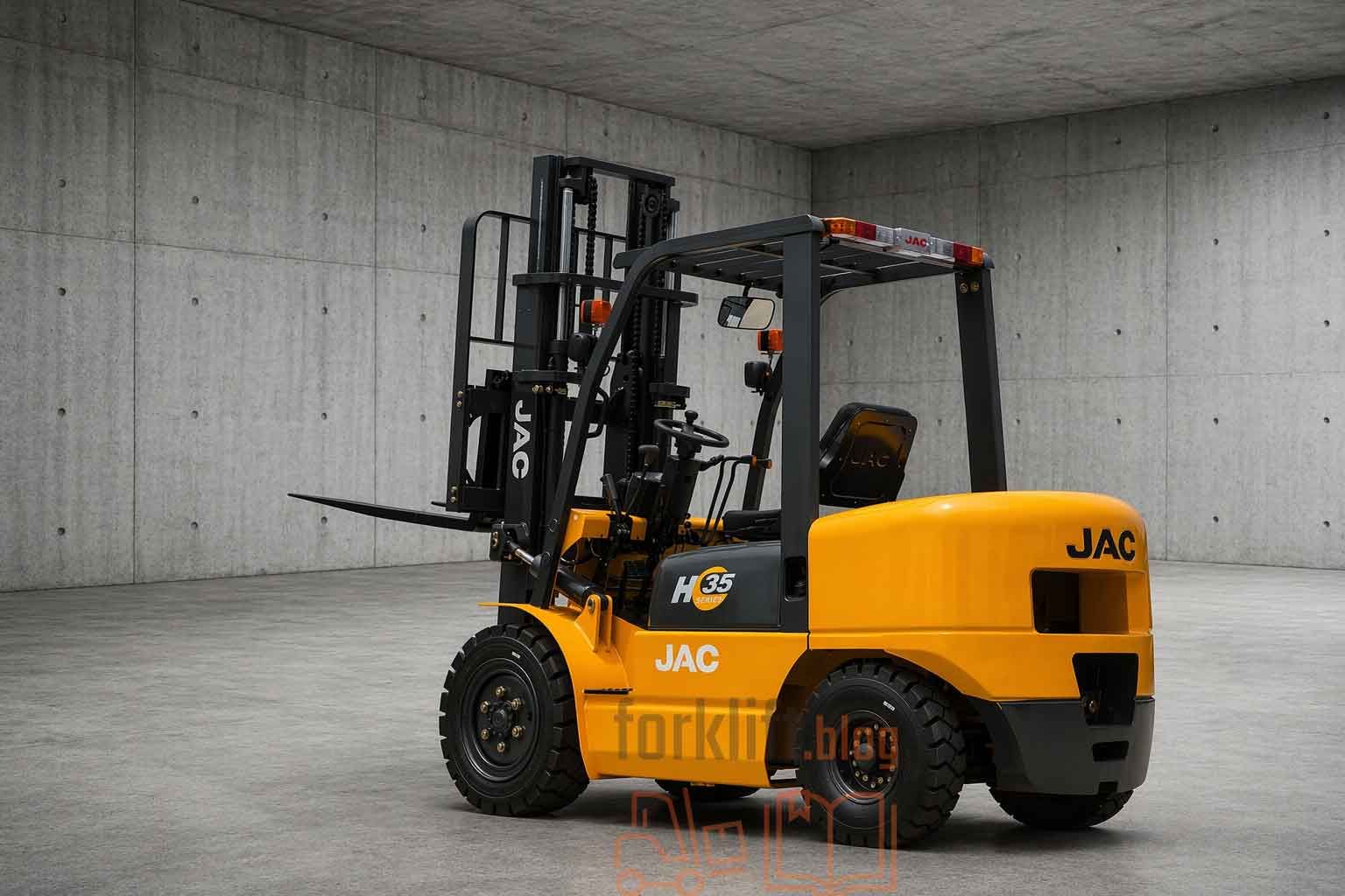 Дизельный вилочный погрузчик JAC CPCD 35 H: выбор для складов и улицы